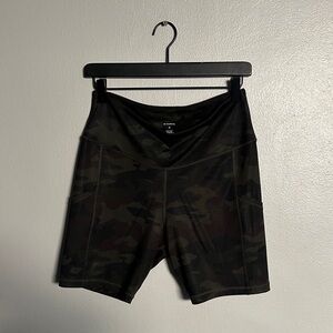 Banana Republic Camo Women's Shorts